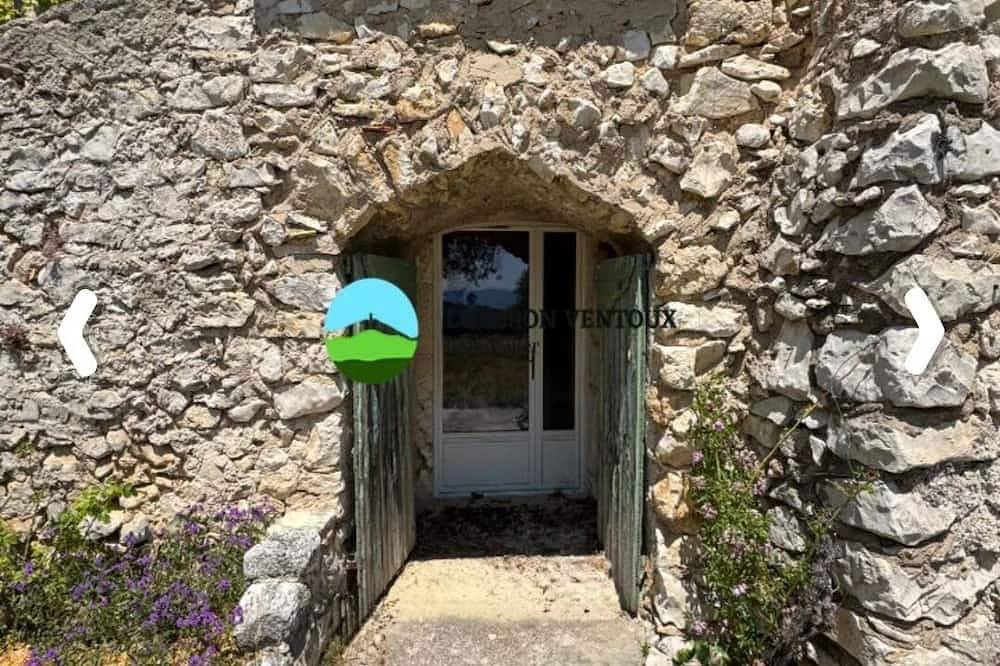 Farmhouse in the heart of nature, panoramic view, absolute peace and quiet. in Sault, Parc naturel régional du Mont-Ventoux