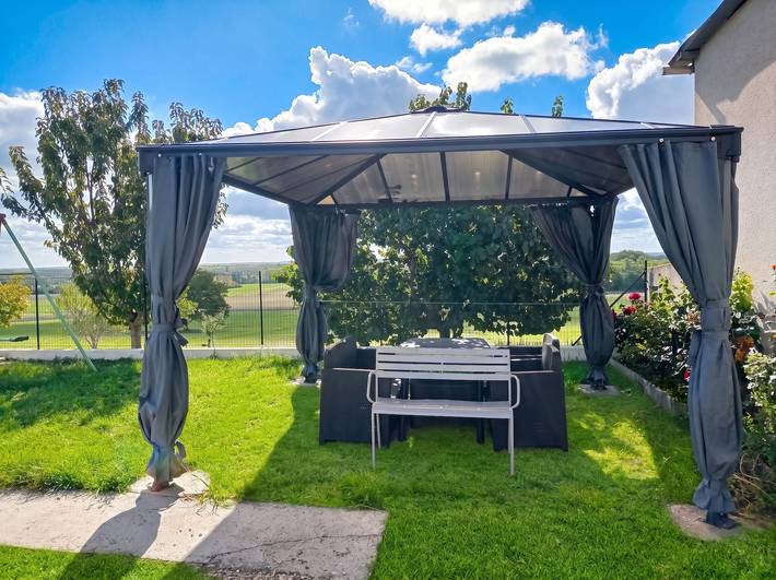 Location de vacances pour 6 personnes, avec Terrasse à Assay