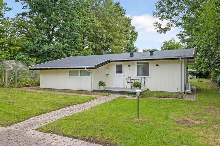 Neu renoviertes Sommerhaus mitten im Wald in Faxe Ladeplads, Schwedische Ostsee