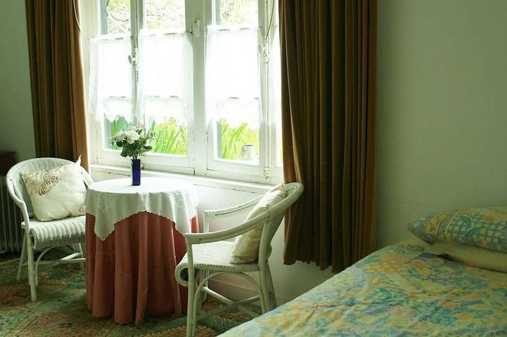 Riverside cottage in Medieval Josselin in Josselin, Pontivy und Umgebung