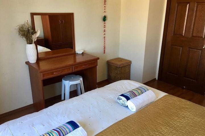 Perfekte Lage 2 Minuten zu allen Annehmlichkeiten, Bars / Bus / Restaurants und Geschäften. in Fethiye, Türkische Ägäis