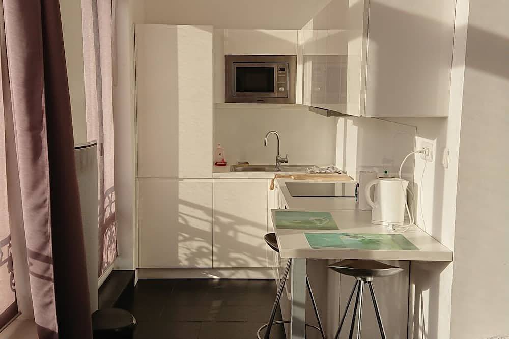 Entire apartment, Studio Hypercentre closed to stations and metro in Lille, Lille region
