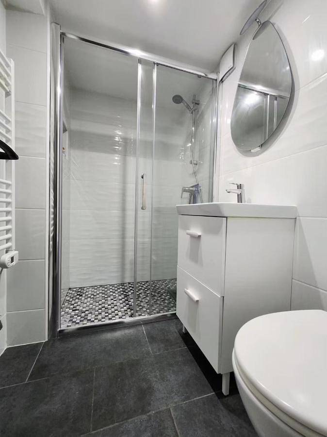 Appartement de vacances entier, Chambre Privée, Villeron, proche aéroport Cdg et Parc Astérix in Villeron, Val-d'Oise