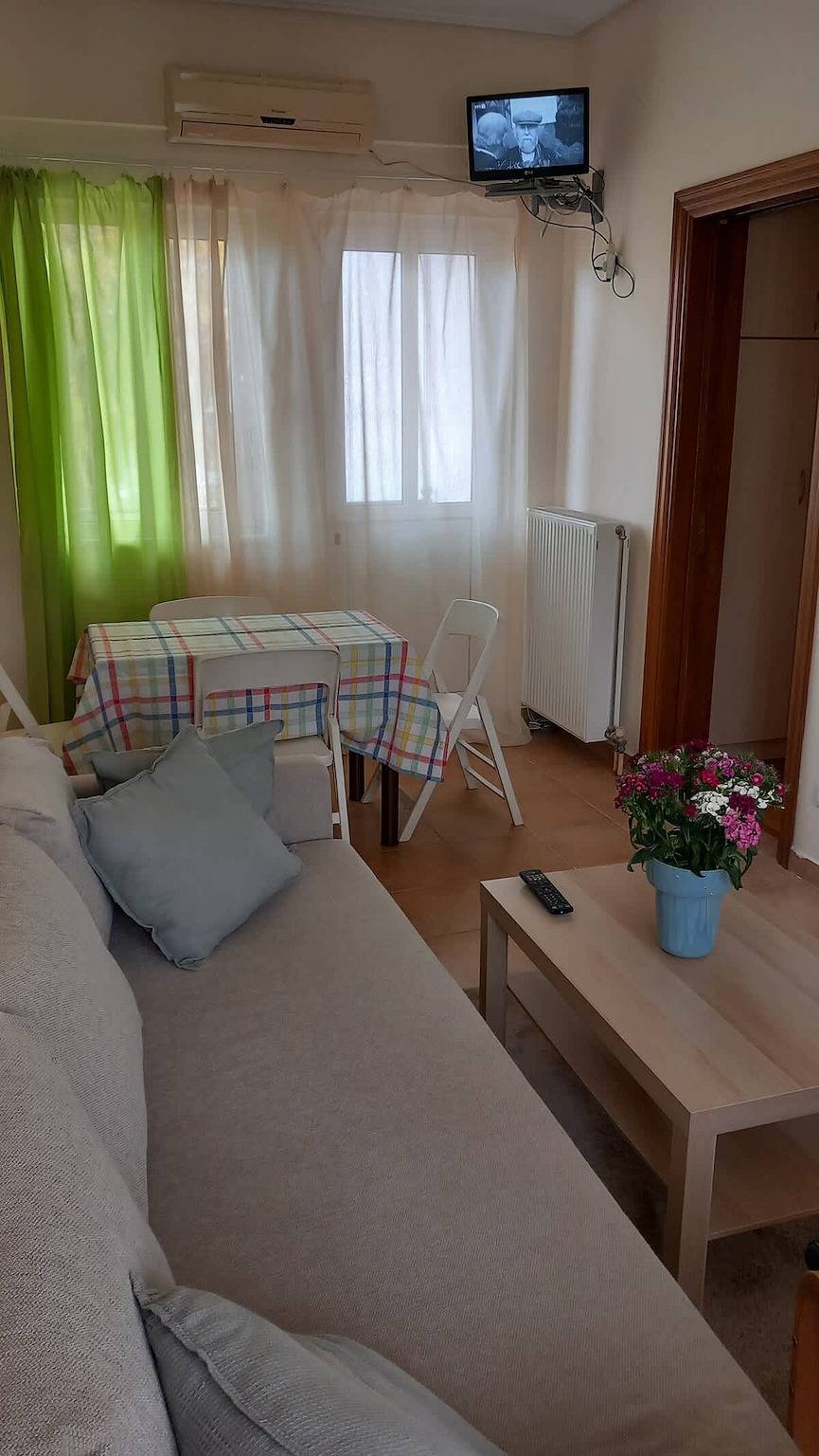 Apartamento entero, Pavlos Apartment - Leontari Stay with Garden View in Región Costa Este de Ática