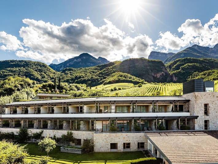 Hotel für 2 Personen, mit Garten und Balkon sowie Seeblick, mit Haustier am Kalterer See