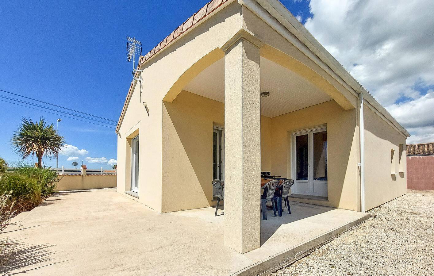 Charmant appartement de 2 chambres avec jardin et terrasse, à 2,5 km de la plage in Meschers-sur-Gironde, Région de Rochefort