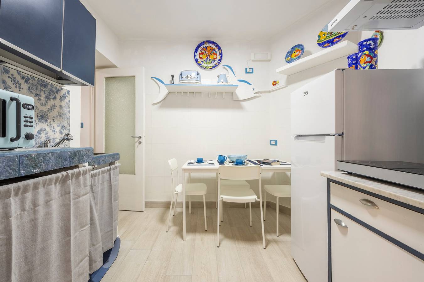 Ferienhaus 'La Casa del Pescatore' mit Meerblick, Wlan und Klimaanlage in Spiaggia dell'Arenella, Palermo