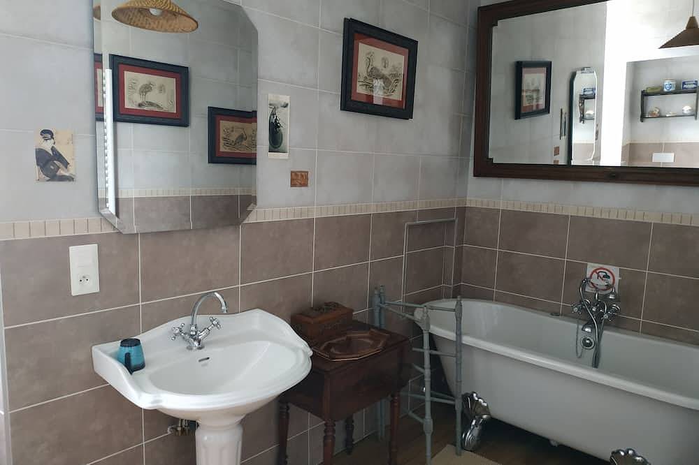 Grande maison familiale à Valognes in Valognes, Côte de la Déroute