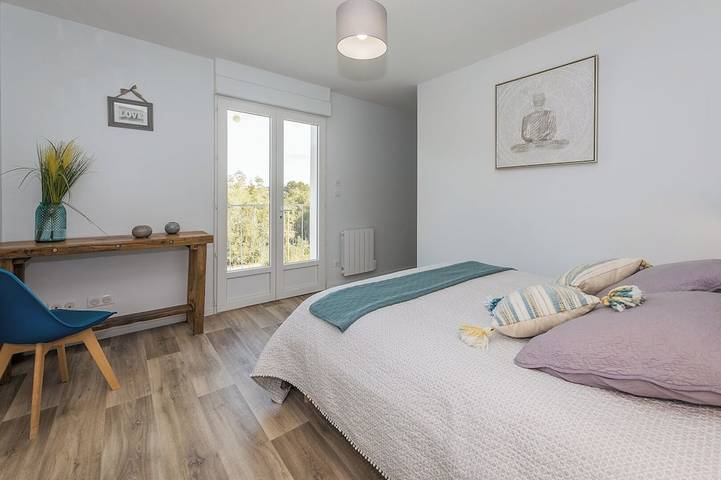 Location de vacances pour 10 personnes, avec jardin et terrasse à Saint-Pantaléon-de-Larche - 3