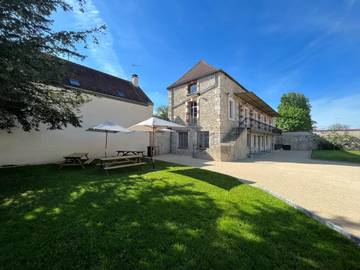 Gîte pour 12 personnes, avec piscine et jardin à Chagny