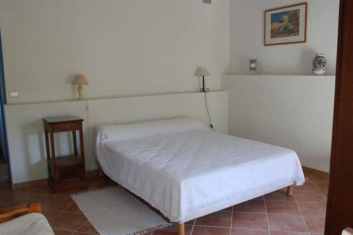 Location de vacances pour 4 personnes, avec jardin à Nans-les-Pins - 4