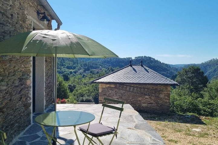 Gîte pour 2 personnes, avec terrasse à Saint-Julien-des-Points - 4