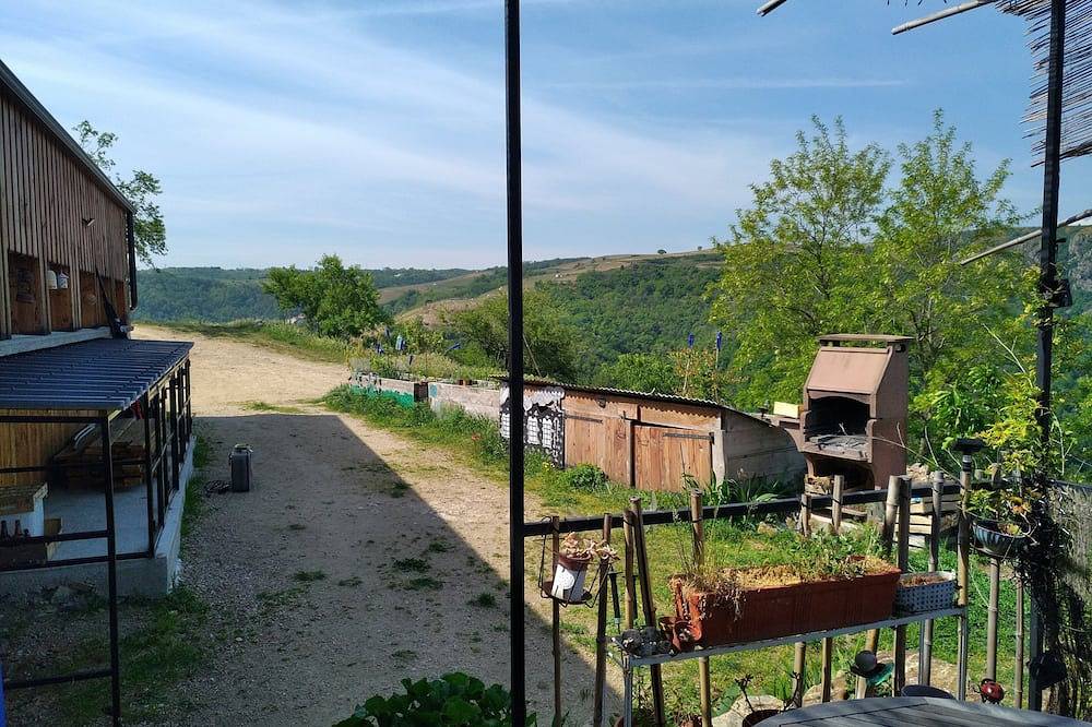 Gîte Plein Ouest en zone naturelle, vue imprenable in Sarras, Région de Tournon-sur-Rhône
