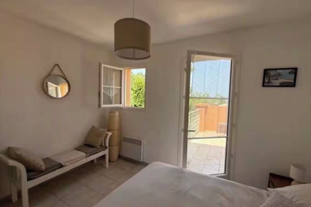 Appartement entier, Bel appartement 3 chambres in La Garde-Freinet, Côte méditerranéenne (France)