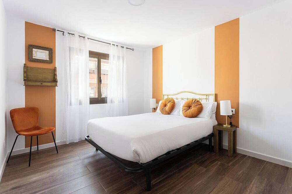 Apartamento entero, This apartment is a 3 bedroom(s), 1 bathrooms, located in Esplugues de Llobregat, Catalunya. in Esplugas de Llobregat, Bajo Llobregat