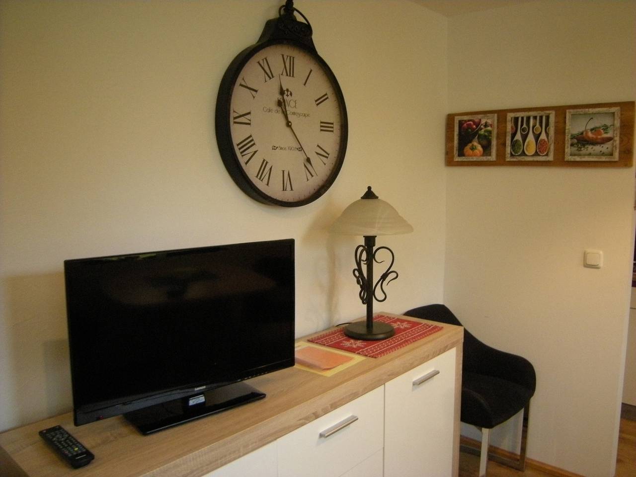 Ganze Wohnung, Ferienwohnung Bungalow 47 Untergeschoss mit Privatterrasse und kostenlosem Wi-Fi in Künzell, Rhön-Hessen