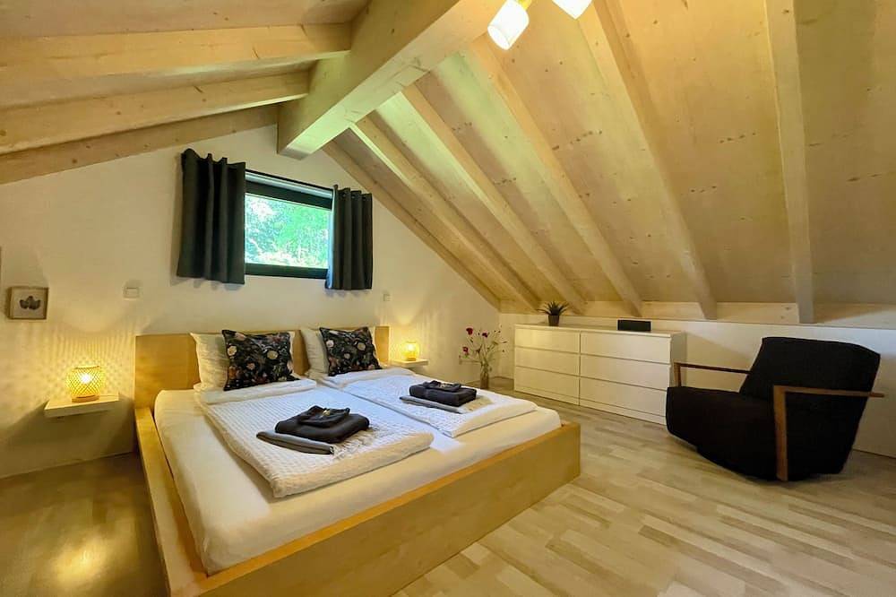 Wäller Haus – Stilvolles Designhaus mit Kamin und großem, eingezäuntem Garten in Breitscheid, Rheinland-Pfalz