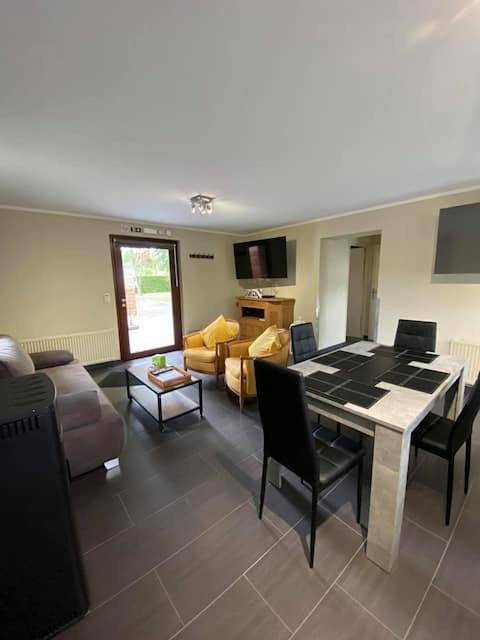 Location de vacances pour 4 personnes, avec jardin dans Aye