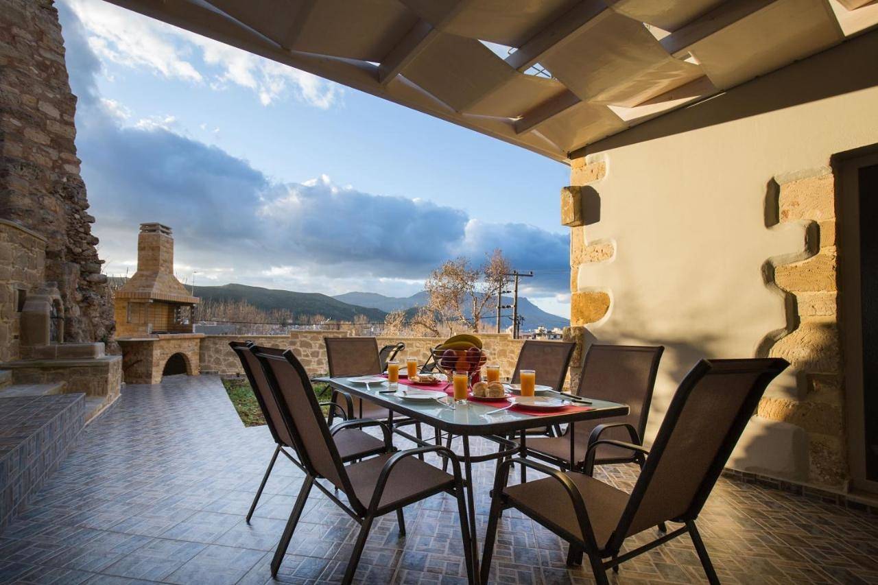 Castello Villa - Seaview Villa atop the Venetian Walls in Kissamos, Chania und Umgebung