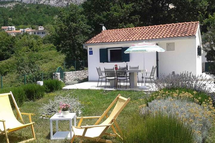 Ferienwohnung für 3 Personen, mit Garten in Makarska