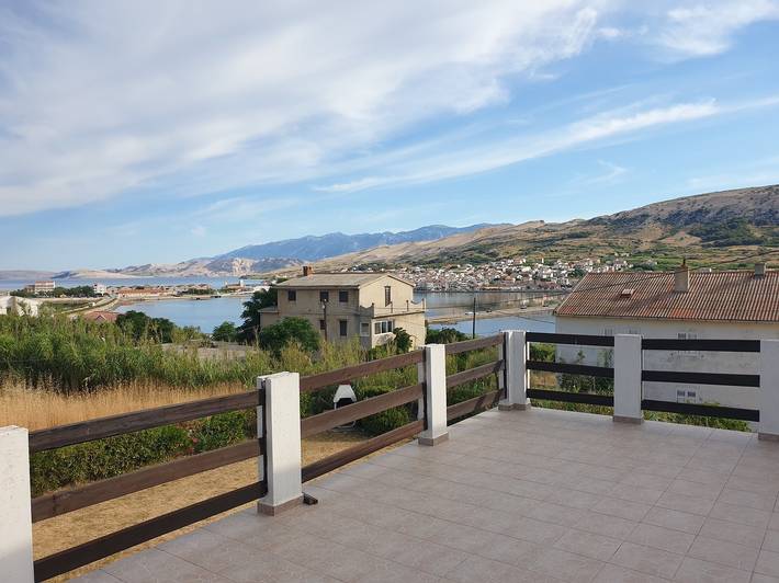 Ganze Wohnung, 1-Zimmer-Ferienwohnung mit Terrasse und Meerblick Pag A-23764-b in Pag Stadt, Pag