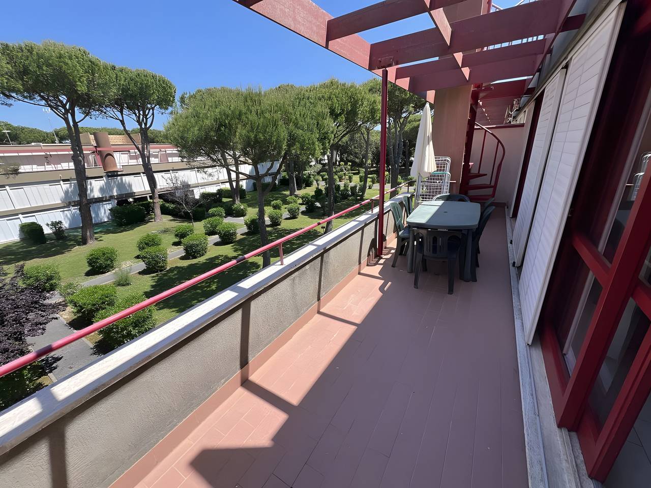 Apartamento entero, Apartamento 'Casa Vacanze Heidi con Piscina' con piscina compartida y terraza privada in Marina di Bibbona, Bibbona