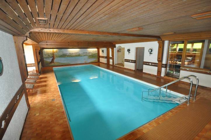 Ferienwohnung für 2 Personen, mit Balkon und Whirlpool sowie Terrasse und Garten in Wallgau