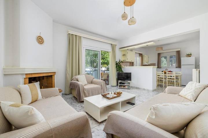 Gîte pour 7 personnes, avec Balcon ainsi que Terrasse et Jardin dans Stafylos