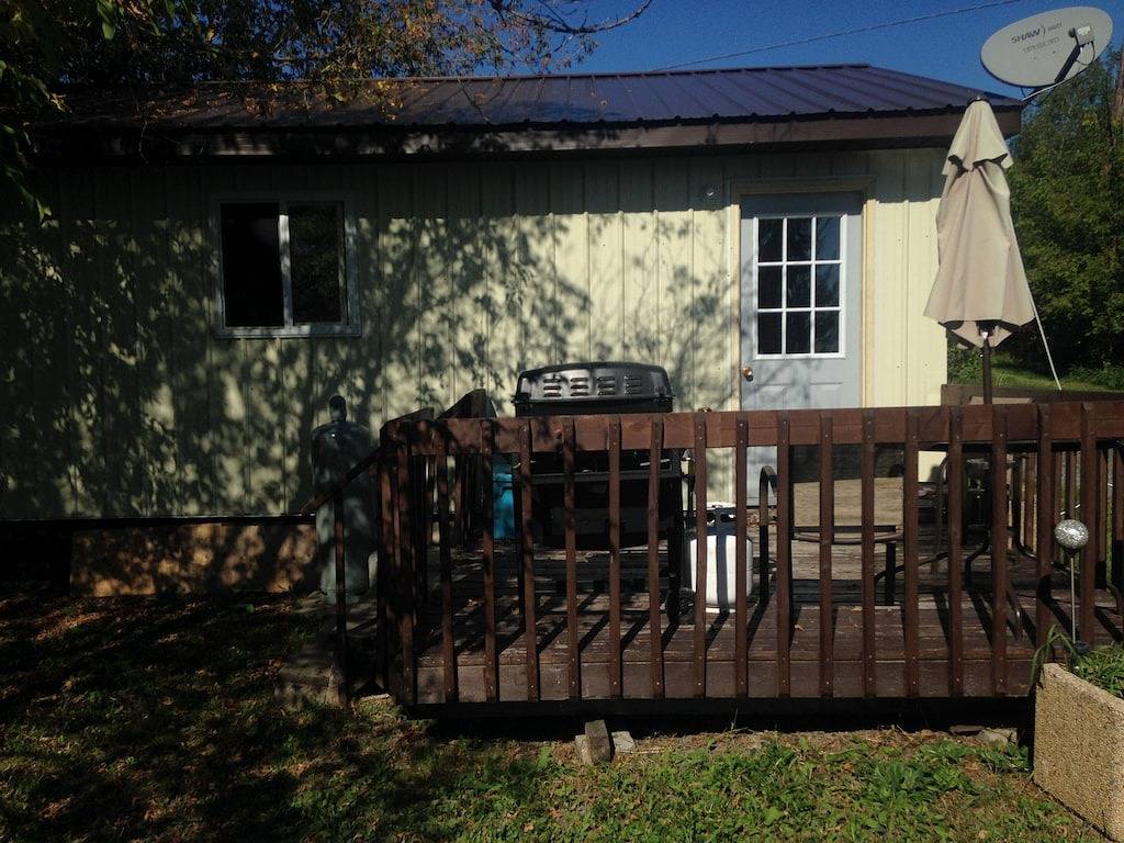 Cozy cabin surrouned by mature trees on wabigoon lake in Ontario