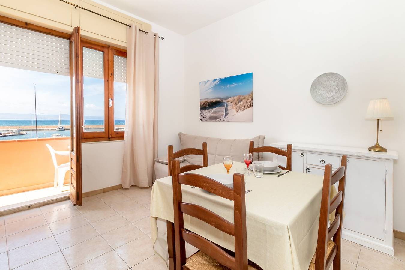Ganze Wohnung, Apartment "Casa Spiaggia Molo 4" auf der Isola Rossa mit Meerblick und Balkon in Trinità d'Agultu e Vignola und Umgebung, Olbia-Tempio
