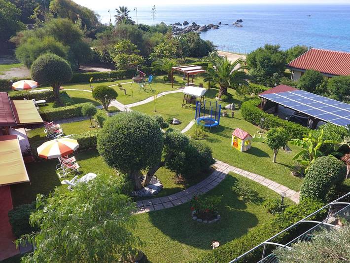 Appartamento per 5 persone, con Terrazza e Giardino nonché Vista lago in Capo Vaticano