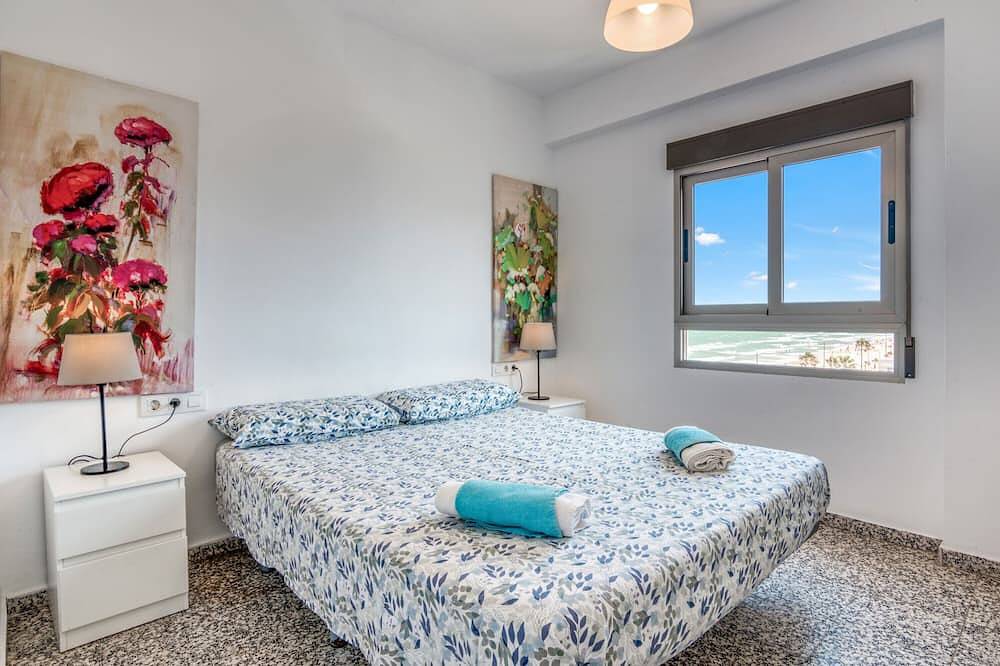 Entire apartment, Apartment 'Voramar' with Sea View, Private Terrace and Wi-Fi in Bellreguard, Costa de Valencia
