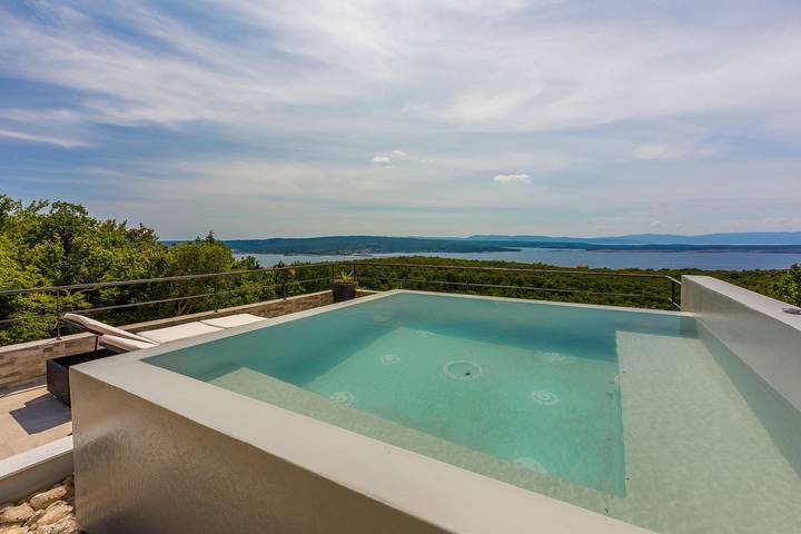 Privathaus mit Pool und traumhaften Ausblick in Crikvenica, Primorje-Gorski Kotar