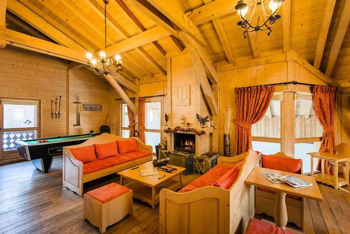Chalet pour 8 personnes, avec piscine ainsi que sauna et balcon, animaux acceptés en Haute-Savoie - 2
