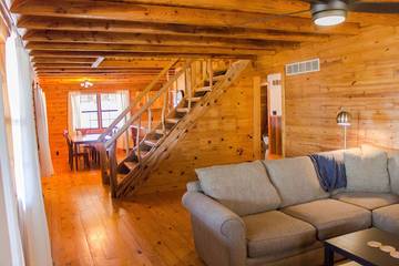Log Cabin for 12 Guests in Ozark Mountains, Missouri, Picture 3