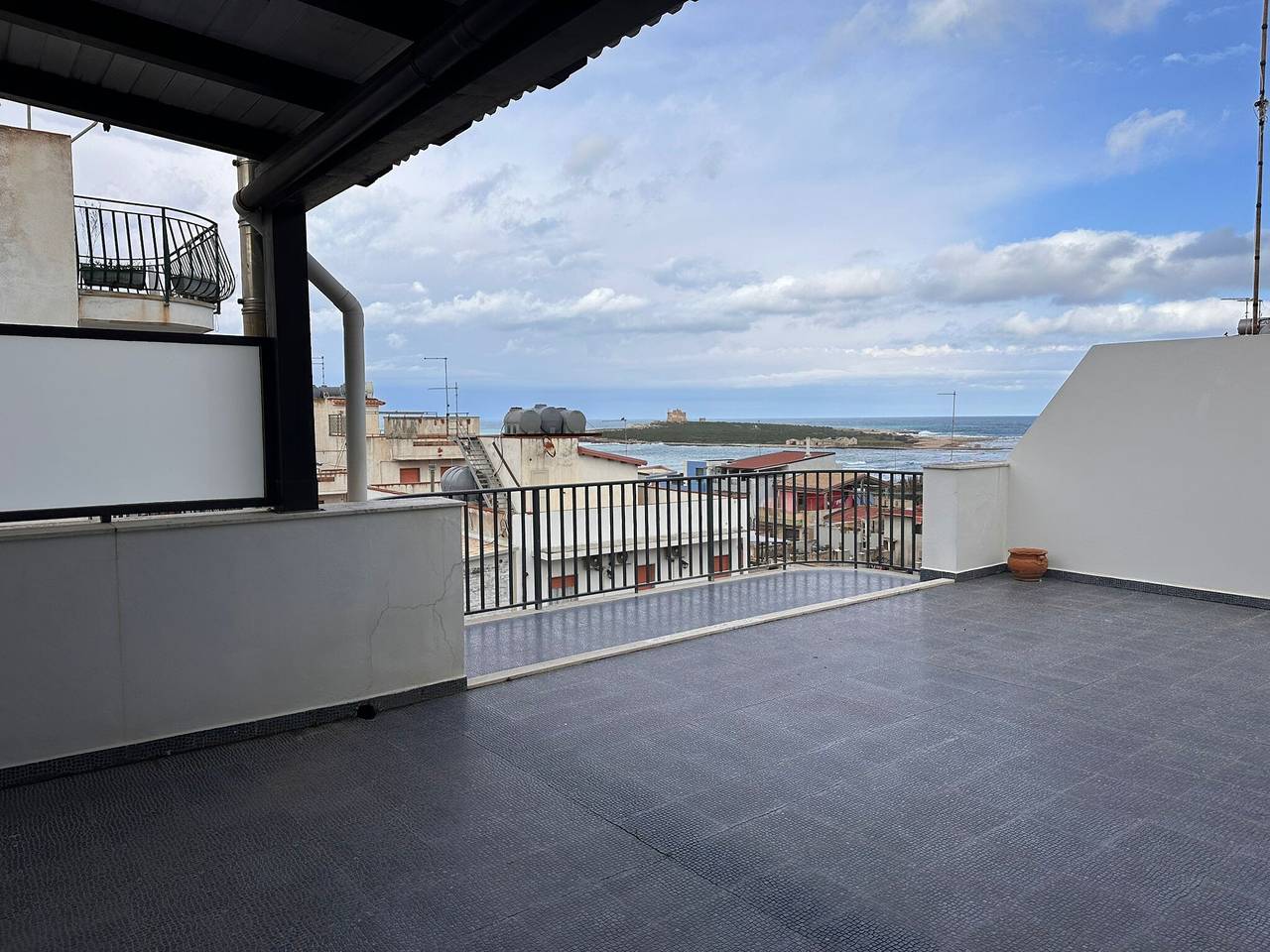 Apartamento entero, Apartamento 'Plutón con Terraza y Vistas al Mar', Wi-Fi y Aire Acondicionado in Capo Passero, Portopalo di Capo Passero