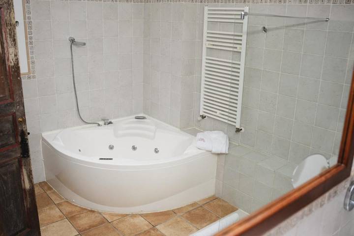 Hotel para 3 personas, con terraza en Tierra Estella - 4