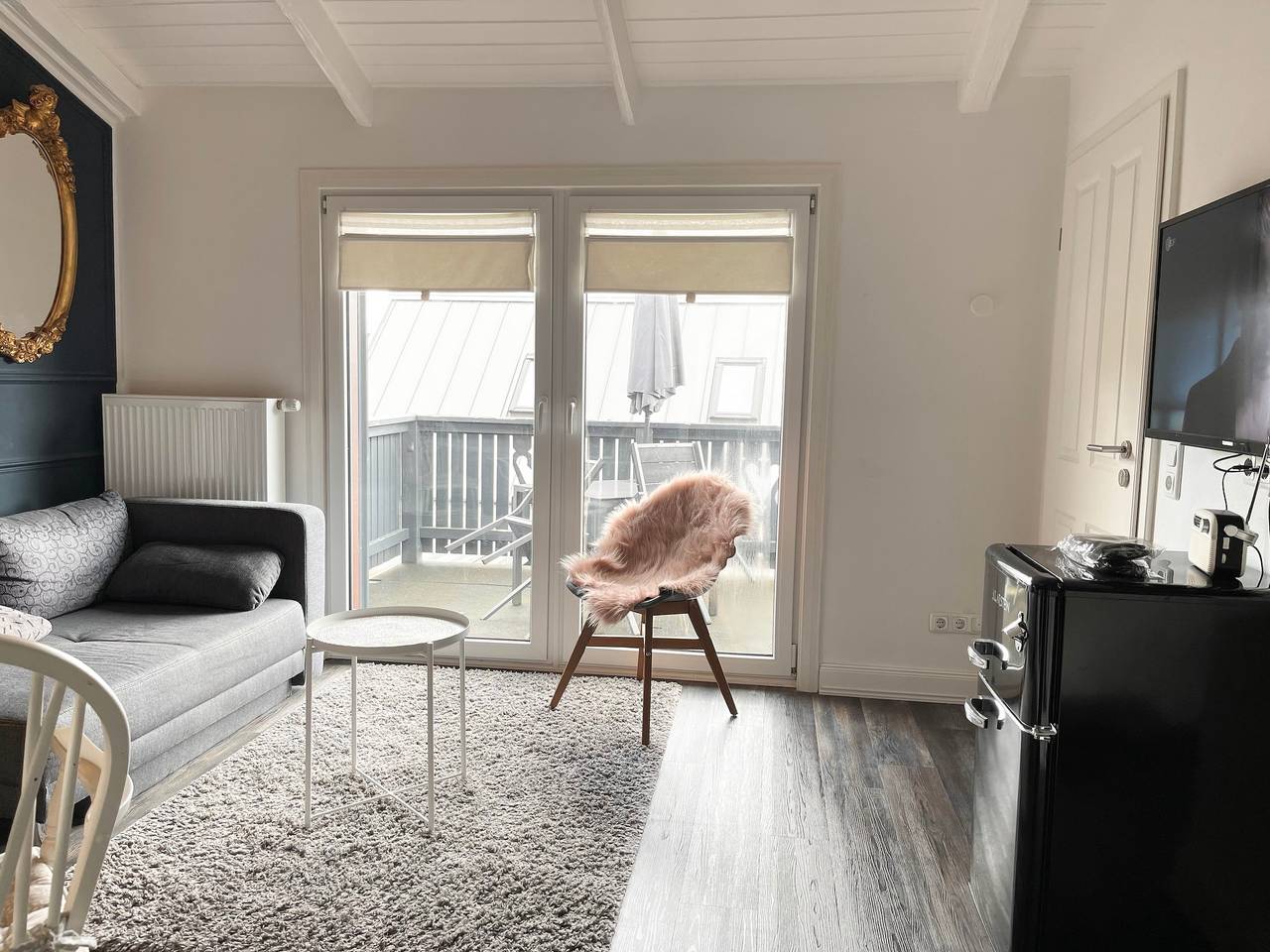 Ganze Ferienwohnung, Rosenhof-Lodge balcony suite blue in Hanerau-Hademarschen, Rendsburg-Eckernförde