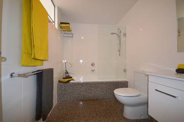 Holiday Home for 8 People in Adelaide, South Australia, Photo 1
