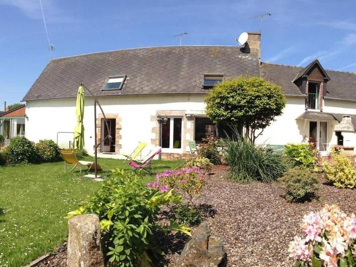 Location de vacances pour 9 personnes, avec terrasse et jardin, animaux acceptés à La Croix-Avranchin - 2