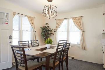 Vacation House for 12 Guests in New London, Connecticut, Picture 2