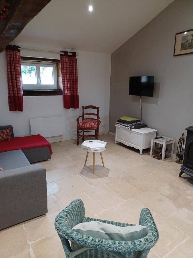 Two-Bedroom House in Marnay, Vienne (France)