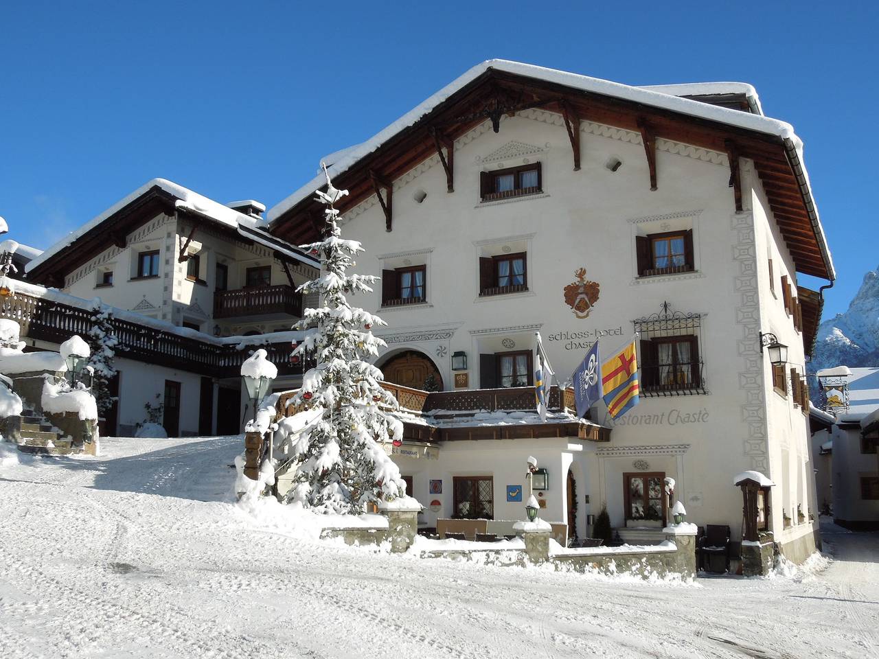Schlosshotel Chastè - Junior Suite in Tarasp, Unterengadin