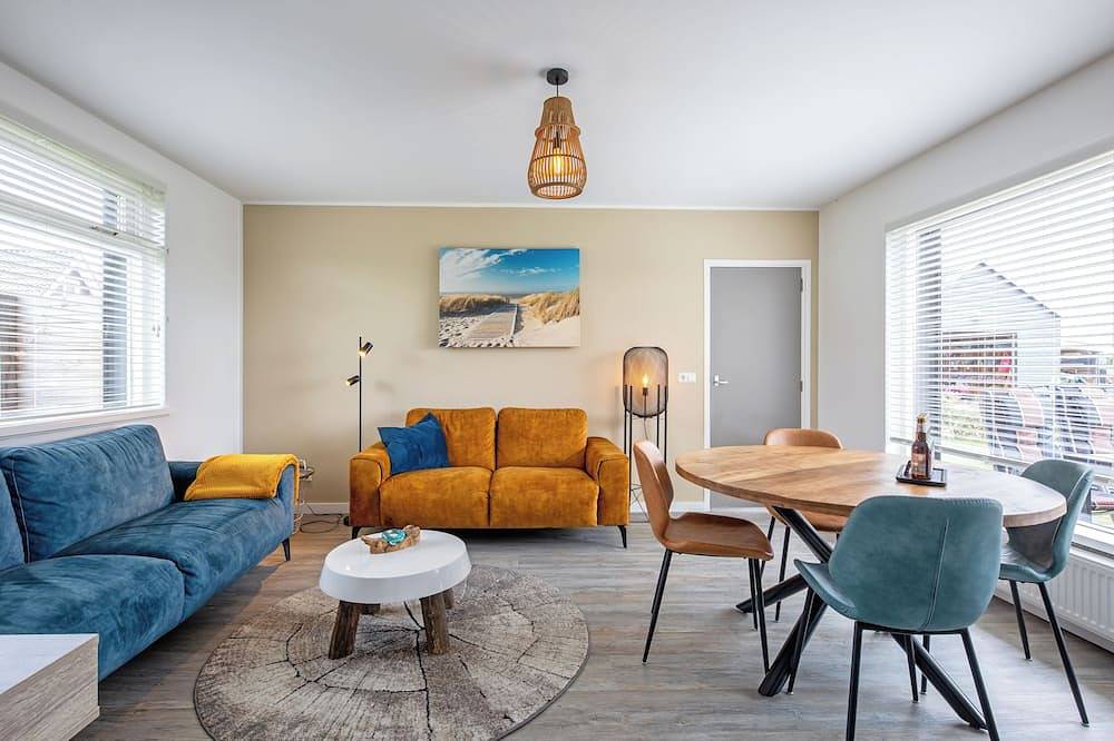 Luxury bed and parking Wulpenweid with wellness garden in Den Burg, Westfriesische Inseln