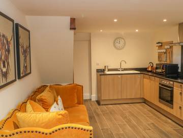 Log Cabin for 4 People in Macclesfield Forest and Wildboarclough, Peak District, Photo 3
