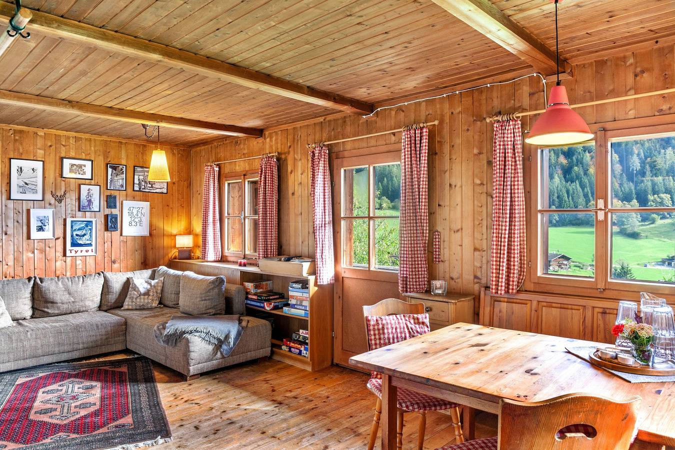 Ganze Wohnung, Ferienwohnung 'Obergeschoss' mit Bergblick und Balkon in Wildschönau, Kaisergebirge