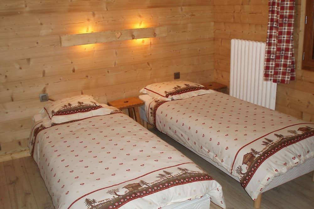 Chalet Individuel 8 Personnes - A 300 Metres Du Domaine Skiable Espace Diamant in Flumet, Région d'Albertville