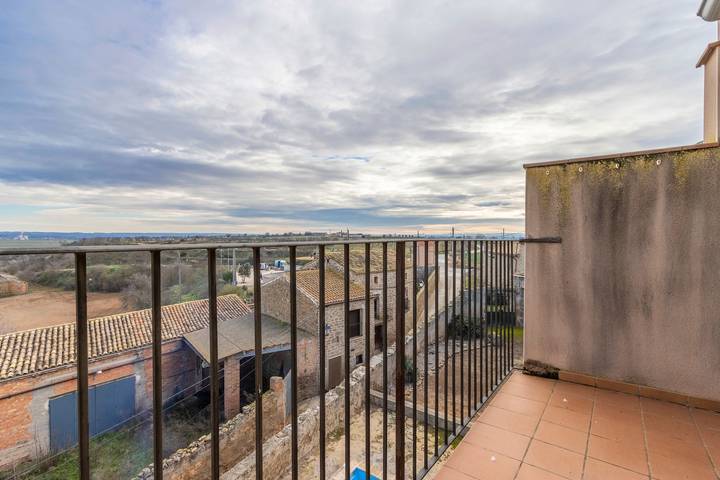 Casa rural 'Cal Emilia' con terraza privada, Wi-Fi y aire acondicionado in Ossó de Sió, Provincia de Lleida
