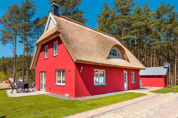 Ferienhaus für 8 Personen, mit Terrasse und Garten sowie Sauna in Glowe