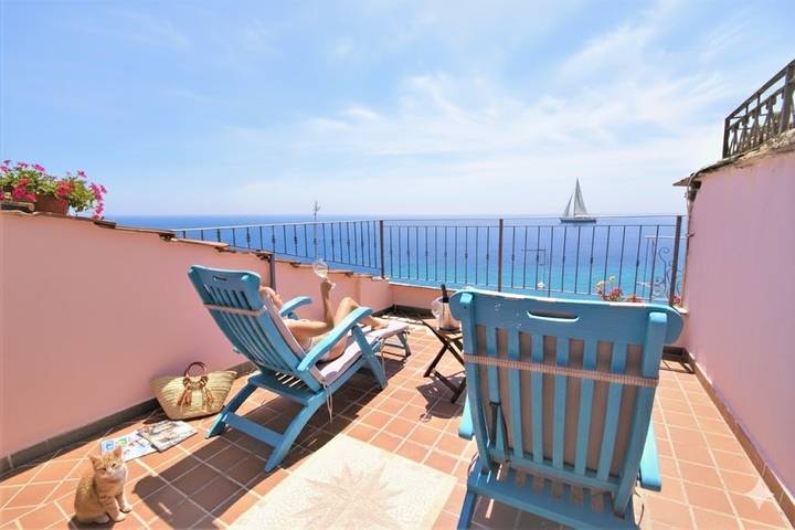 Ganze Wohnung, Unterkunft mit terrasse mit Meerblick | Ap21 in Costarainera, Riviera di Ponente